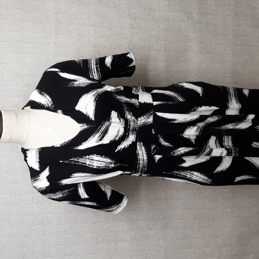 Chico's Pleated Short Sleeve Black and White Dress